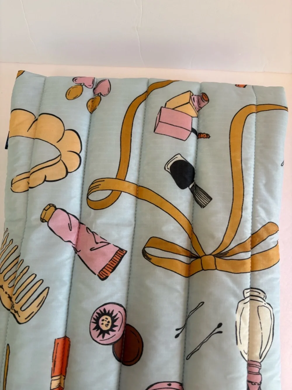 NWOT BAGGU 13